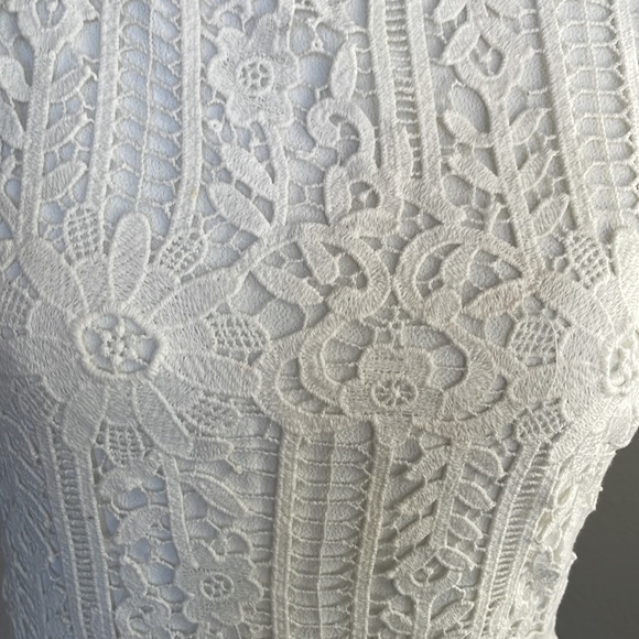 Studio F, Lace Dress - Picture 5 of 12